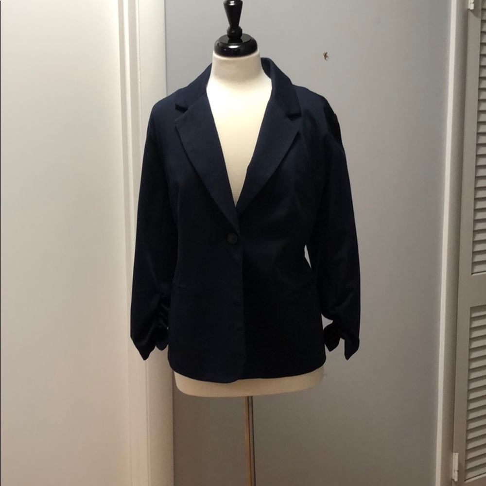 EUC navy blazer with one button closure